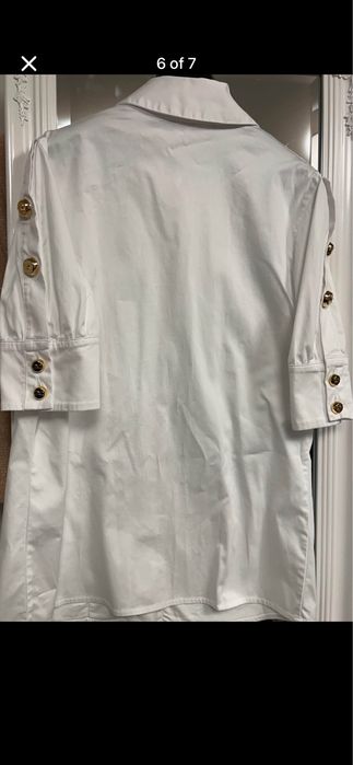 Elisabetta Franchi бяла риза с брандирани коочета и дантела