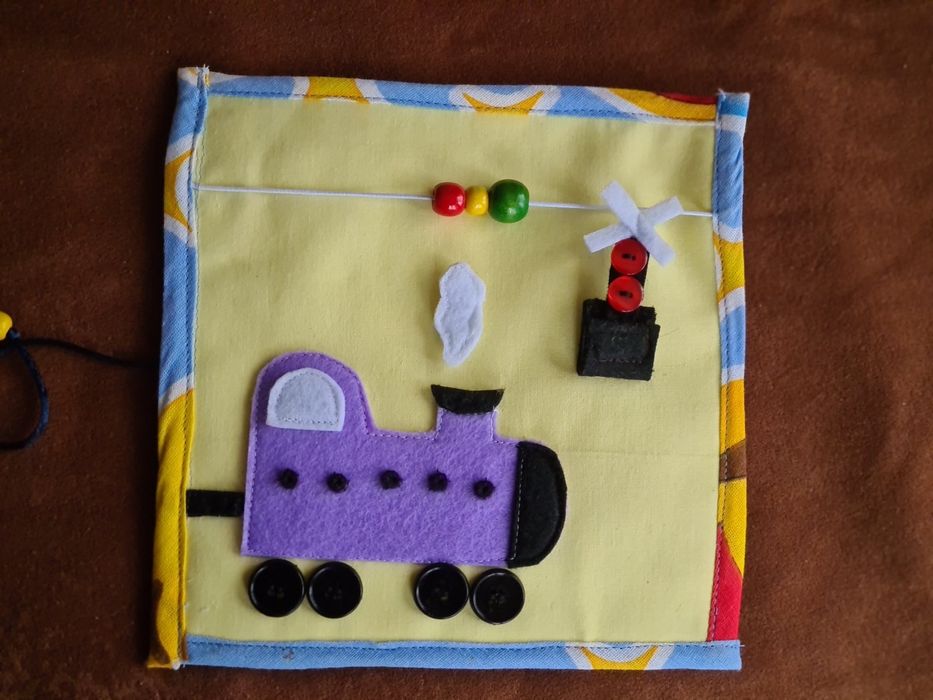 Тиха книжка Монтесори