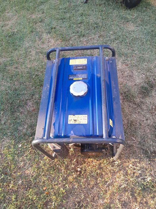 Vând generator 4 kv pe benzina