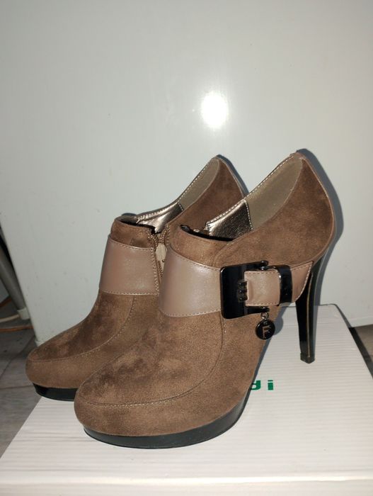 Босоножки, р. 39-40