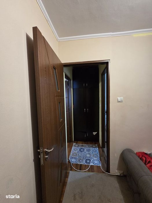 Apartament 2 camere zona Scoala 2 parter imbunatatit mobilat Adjud