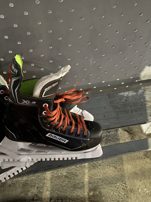 Продам коньки Bauer xls