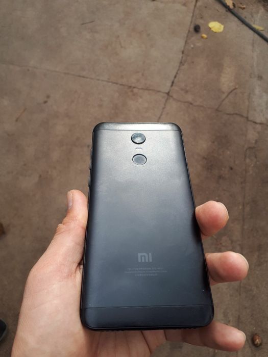 Продаеться Redmi 5 Plus 32 gb 550000 сум