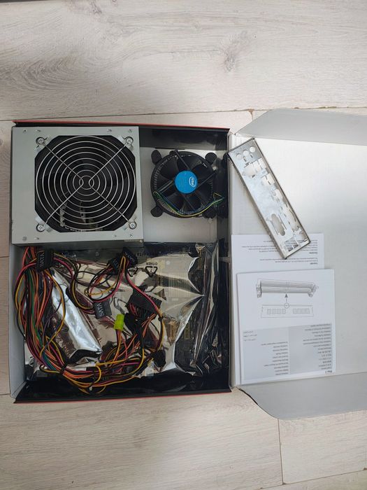 Kit Placă de bază ASUS H81M-K LGA 1150 + i3 4160 + 16GB RAM DDR3 + Sursă 450W
