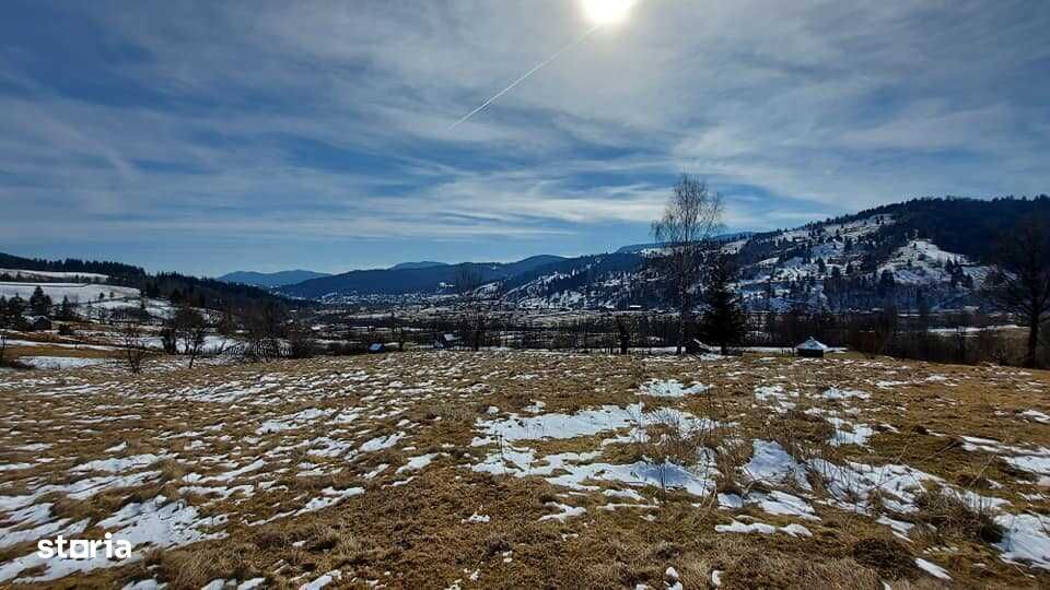 Teren de munte retras, cu peisaj superb 26350 mp