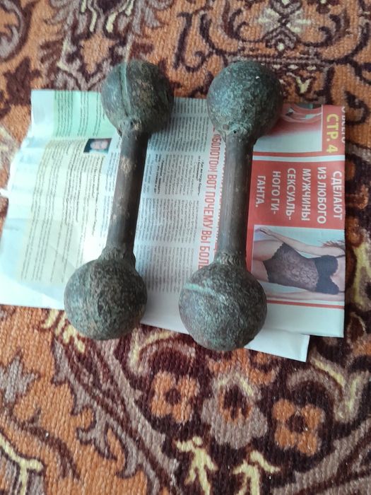 Гантели, б/у. В нормальном состоянии.