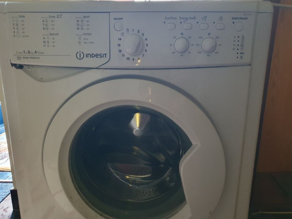 Mașină de spălat rufe Indesit