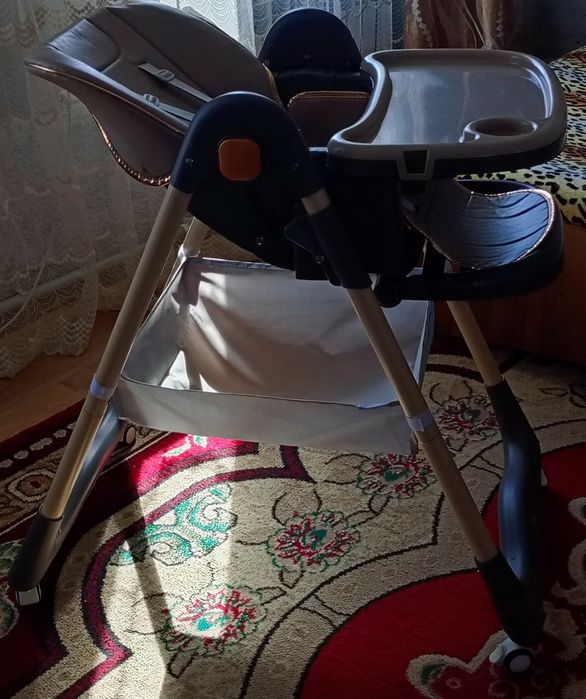 Детский стульчик для кормления