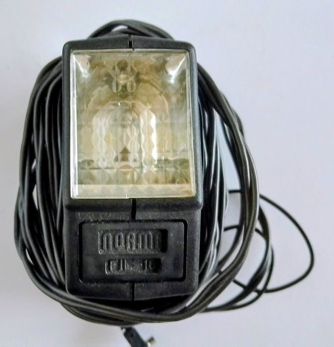 Светкавица за фотоапарат с кабели