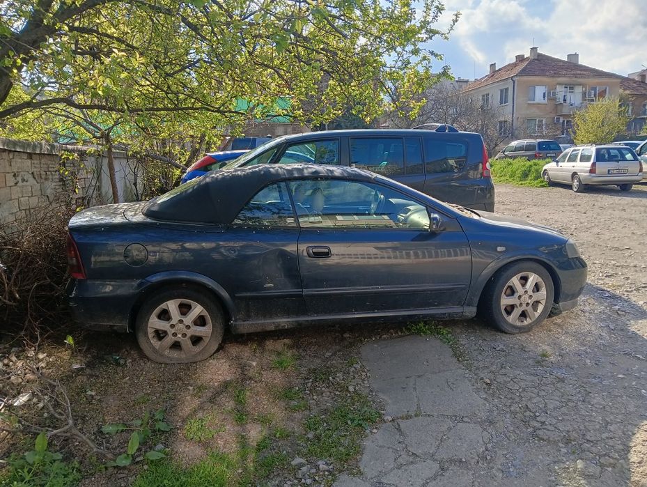 Opel Astra Bertone 2.2