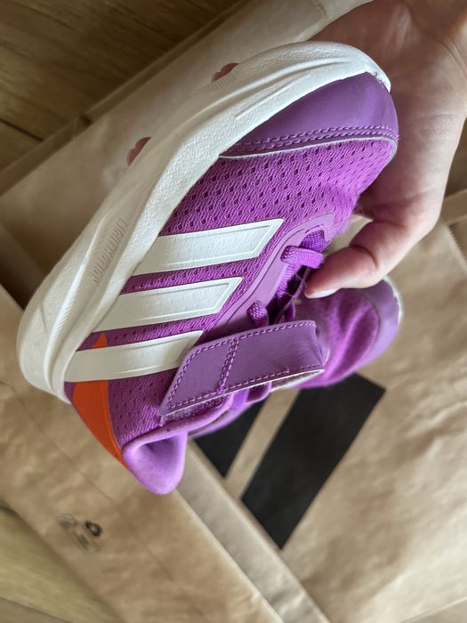 Детские кроссовки Adidas для девочки