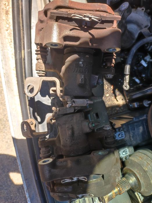 Задни спирачни апарати за Пежо-5008