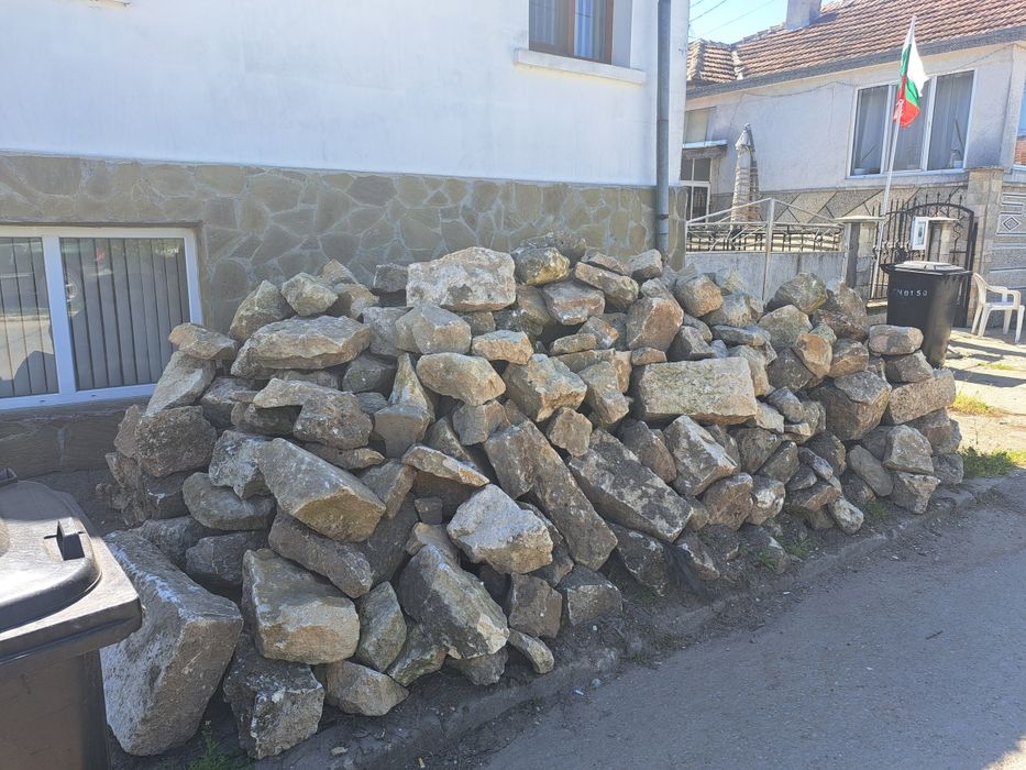 Дялан камък и стъпала