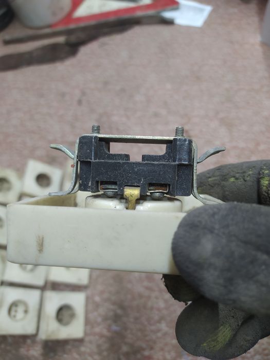 Резетки выключатели патроны