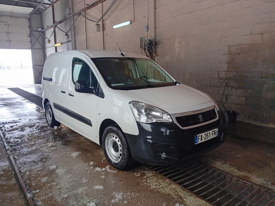Vand pe peugeot partner 1.6 HDI