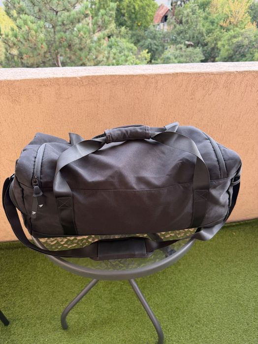 Geanta gymshark Everyday Holdall Medium ca noua