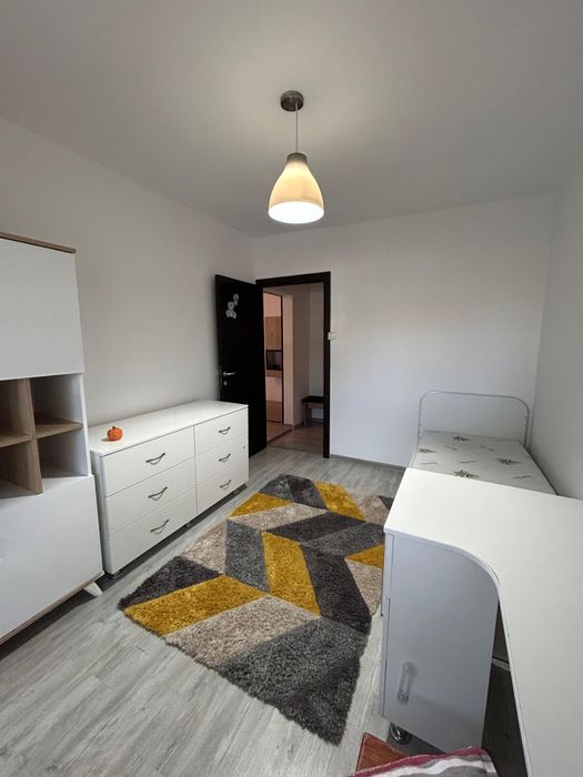 Particular Apartament 4 camere str Harmanului