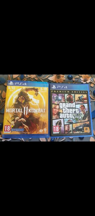 Vând PS4 slim 500gb + două jocuri+ două console