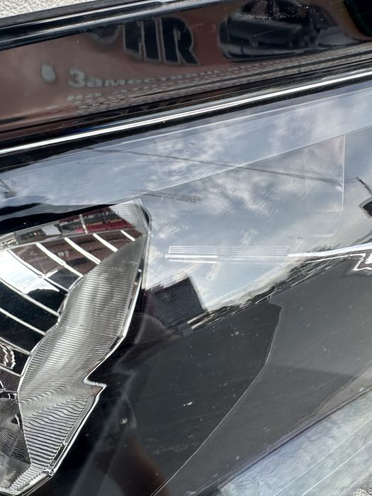 VW Caddy - оригинален десен фар