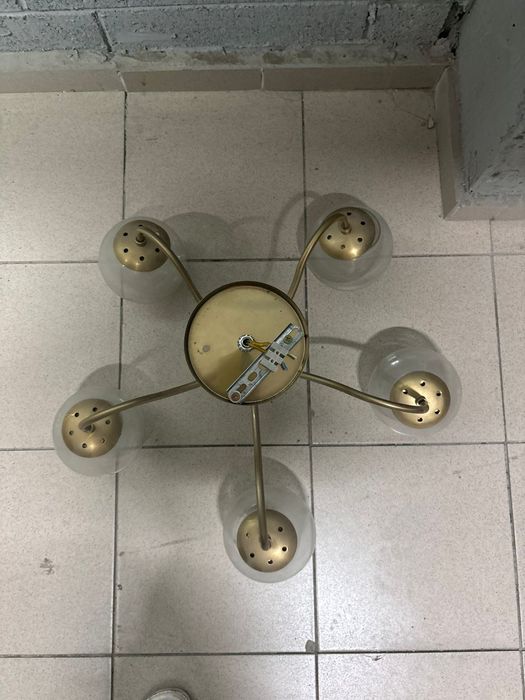 Продам люстры срочно