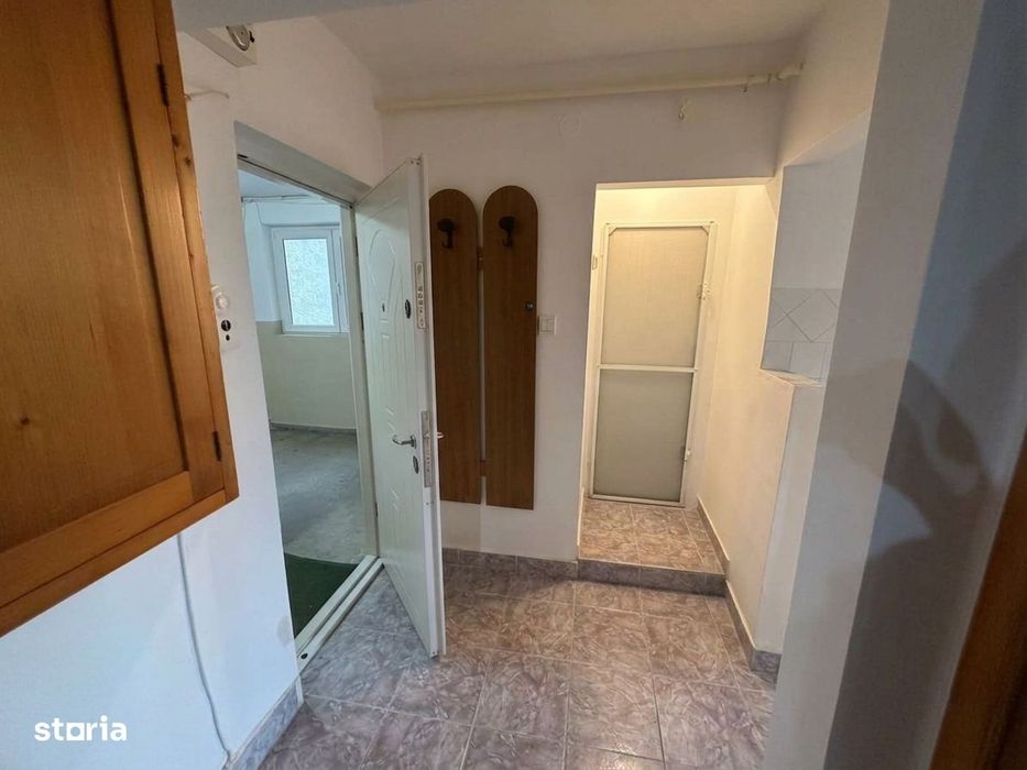 Garsonieră decomandată zona lenin etaj 2 29 mp la 5 minute de centru
