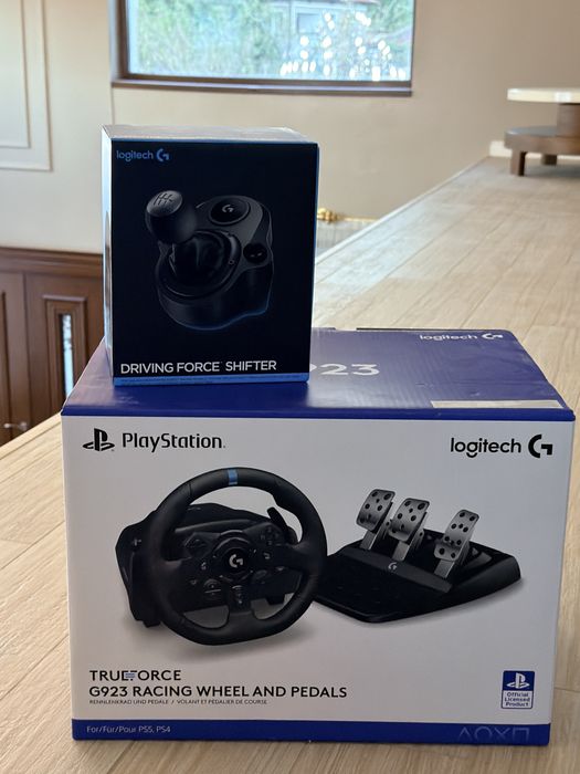 Продавам Playstation4+Logitech G923