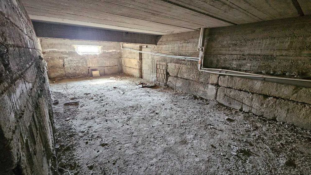 Квартира подвали билан сотилади