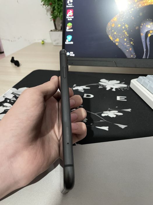 Айфон 11 хороший состояние