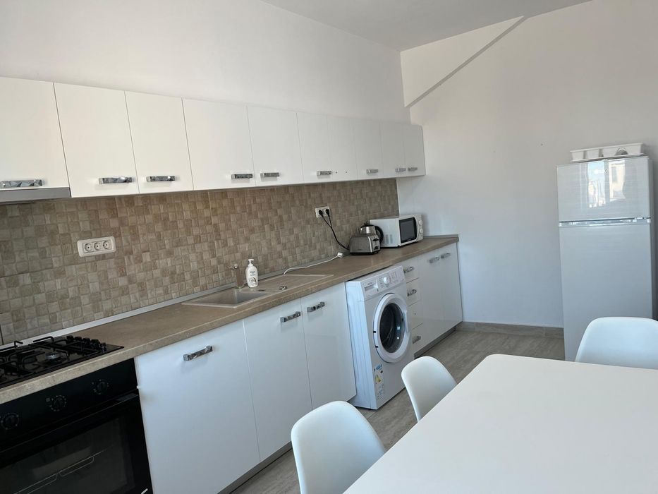 Tomis Plus - Vânzare apartament decomandat 3 camere cu terasa