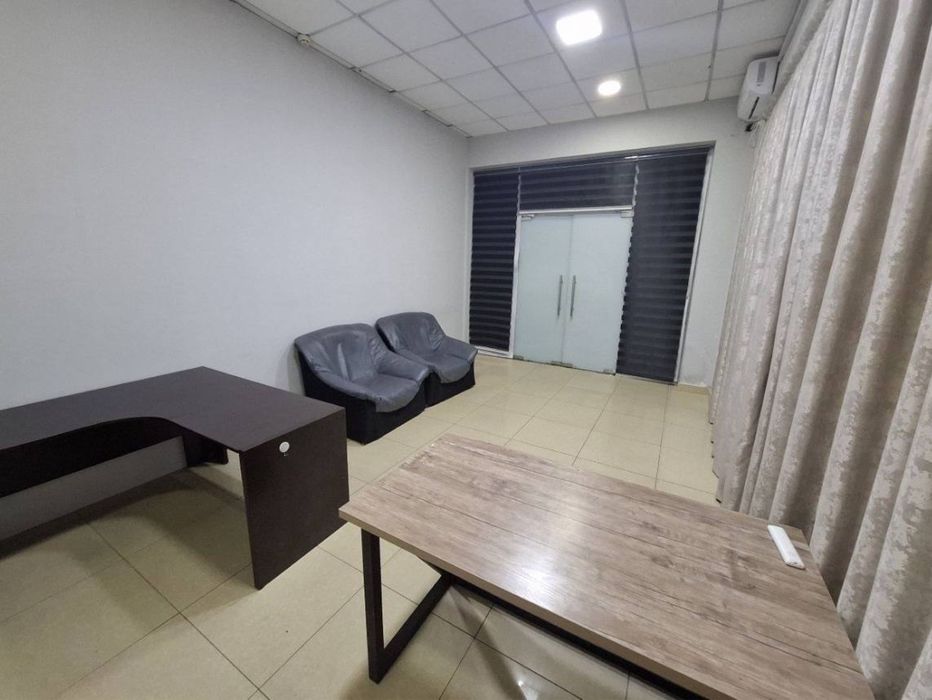 Аренда офис Ц квартал чиланзар 1 этаж яастично с мебелью