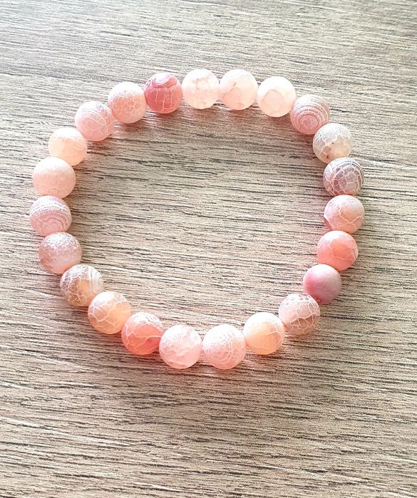 Гривни от естествени камъни