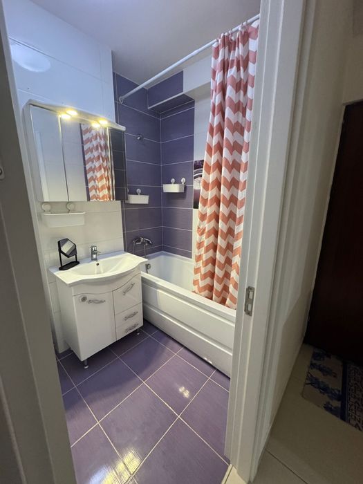 Inchiriez apartament 3 camere perioada minim 1 an