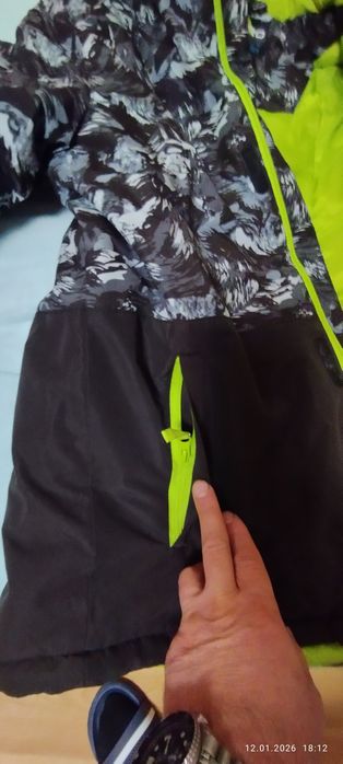 Яке за сноуборд и ски