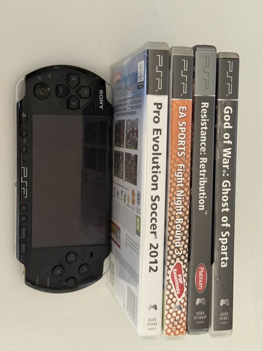 PSP 3004 с 4 игри