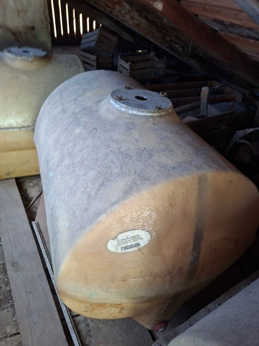 Vand 3 BUTOAIE fibra 190L, 240L, 240L tratate  la interior alimentar.