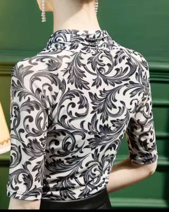 Дамска кокетна блуза  с 3/4 ръкав