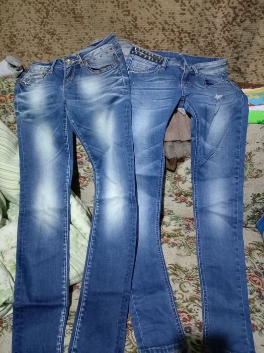 Женские брюки, платье чёрное, джинсы