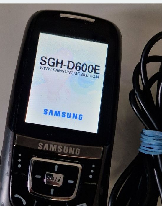 Telefon Samsung slide D600E perfect funcțional