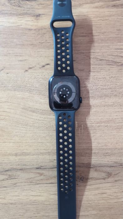 Apple Watch Series 8 (45mm, Aluminum)