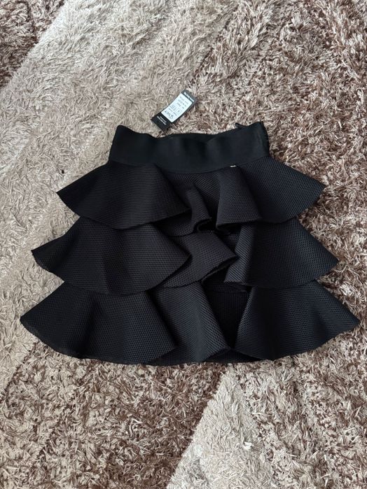 Черна пола луци фешън