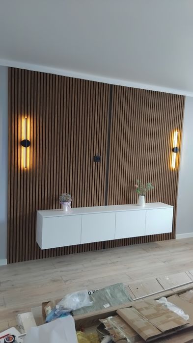 Линолеум, плинтуса, обои, левкас стен