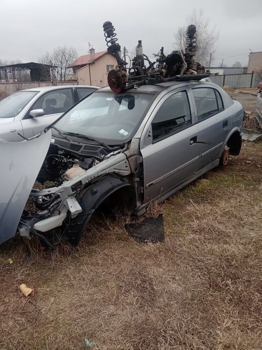 Опел Астра 1.4i на части