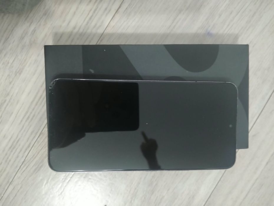Samsung S22 128/8