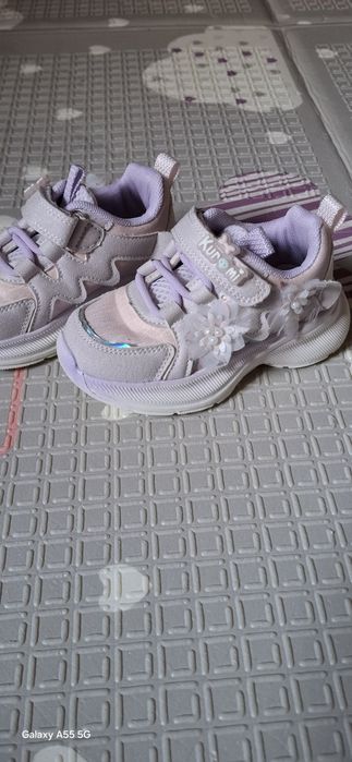 Продам кросовки на девочку