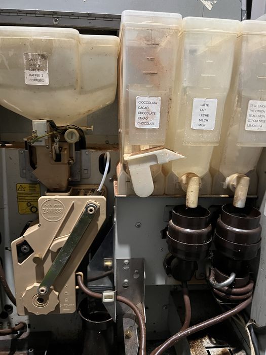 Зануси Брио 250 Necta Brio Вендинг