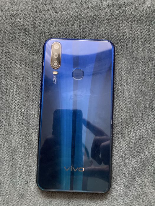 Продам vivo y17.