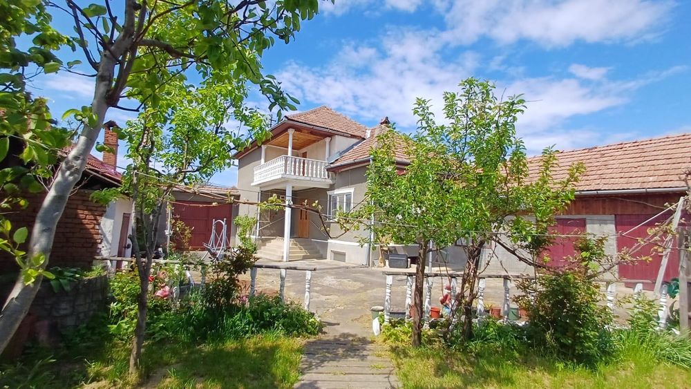 Vând casă în Vinerea (Cugir)