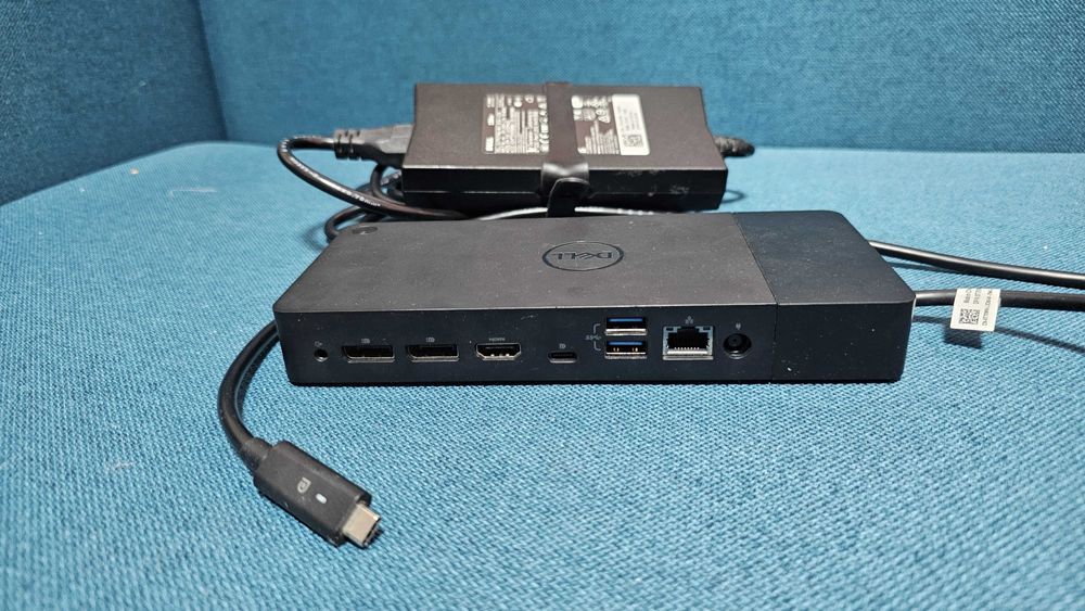 Docking Station Dell WD19 cu Alimentator Original Dell 130W