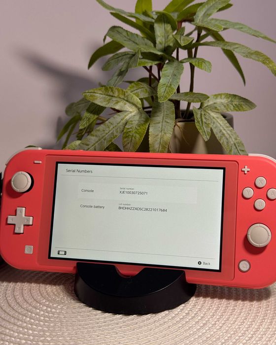 Nintendo Switch Lite Coral + 256GB SD карта! КАТО НОВ!