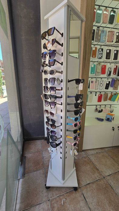 Стойка за слънчеви очила